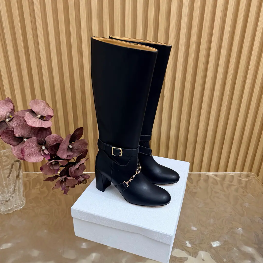 ⚠️Dior | Dio. ²⁰²³ 𝐬𝐬 2026Autumn and winter money. ⚠️ English boots./Boots.🎗Series, Who doesn't want a pair of cool English boots? The owner of the counter is making a new offer. Martin Inren's hardware is new.🆕 ❥Requisition level！It's a great sense of excellence.！A huge amount of money from domestic and international bloggers., Old and fashionable. 💎The upper toe blew up.！The boss's push.★ ▪️Shoe.: Original custom-made cow skin ▪️Uchi.: Imports of sheep's skin ▪️Otsumi!: The original is really leather. ▪️Shoes.: 35-42（40, 41, 42Custom without re-offer）