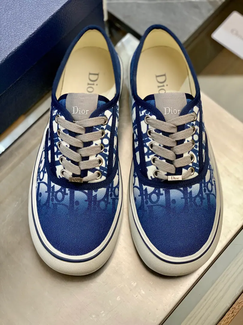 Dior Saltwind Sports shoes ♞. 39~45 Cotton flour multicolour Doves & Roses A pattern embroidery SaltwindThe series is a shoe line for Dior's daily leisure., Luxury locomotives., The master's low profile, old man., No, it's not.B23The high-end shoes are so high., It's better for a low profile.. The whole shoe is based on the classic skateboard canvas., Shoes are round., Long shoe work., No sense of stupidity., It's different from the big old man's shoes., It's a light-flag, daily flat-bed shoe.