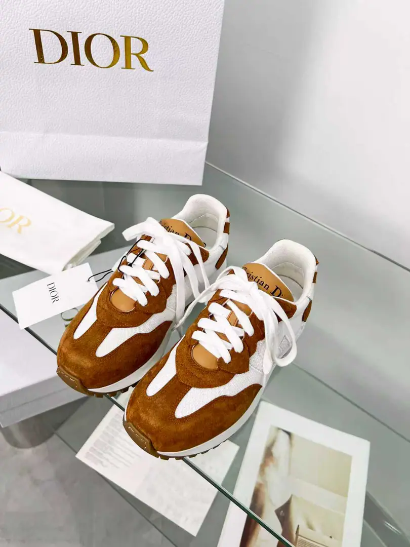 2025New paragraphC'est DiorSports shoes, LeftCRightDI'll make a mess of Dior.CDMarking, Low profile luxury., It's cozy and light., We're getting thicker. ꈍ◡ꈍ White net eye fabrics with imported cattle and fury., TPUOtsumi! Codes35-41