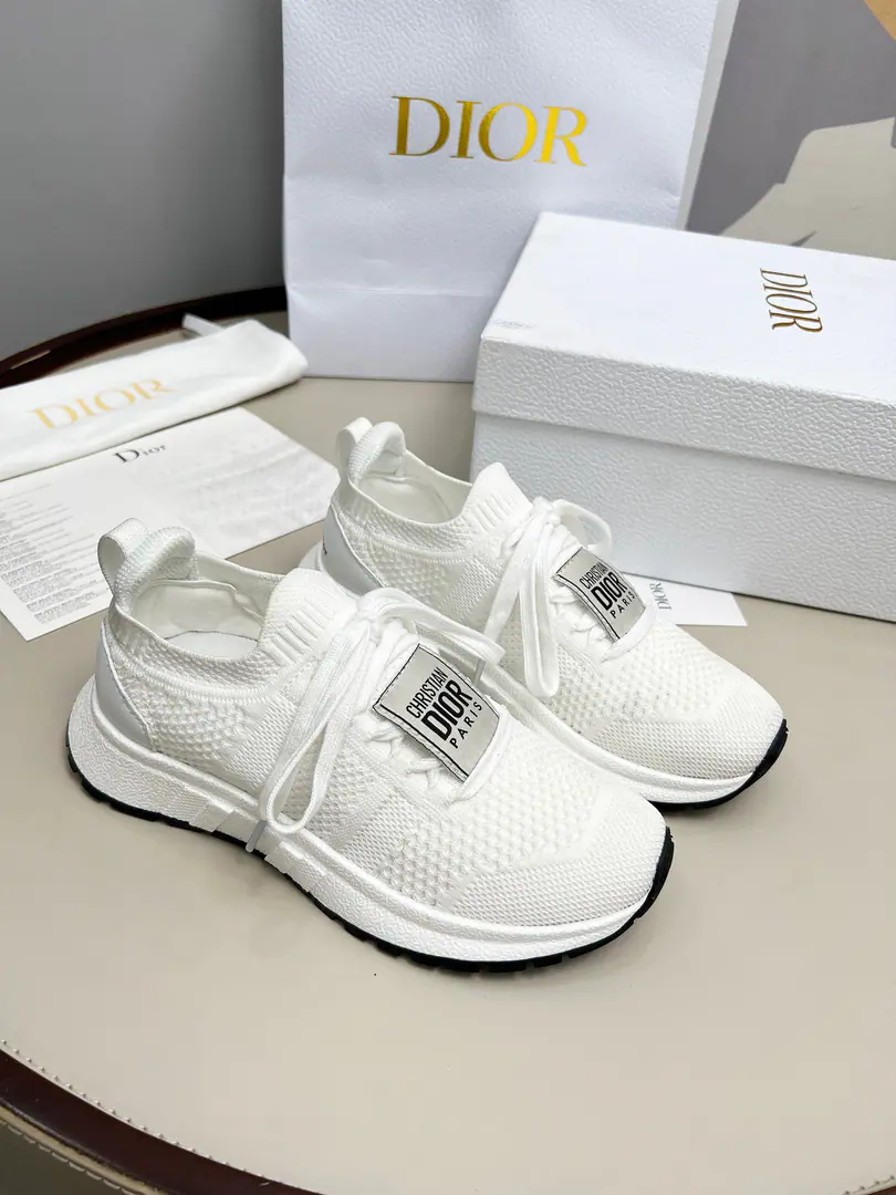 New paragraphRun'nI'm a little bit of a fang. Re-enacting sports style with elegant fashion.. The shoes were carefully made from white net eye fabrics., Shoe belts and heels.Christian Dior ParisMark. A fine pair of shoes, soft and soft., It can add high-altitude to various recreational models.. Shoe.: Original open-text fabric. I'm comfortable with air. Inside, put your feet on the inside.: Neteye fabric/Counter-feathers. Shoes under the sole.: TPUThe snorkel is sliding the bottom. Codes: Couple money.35-45