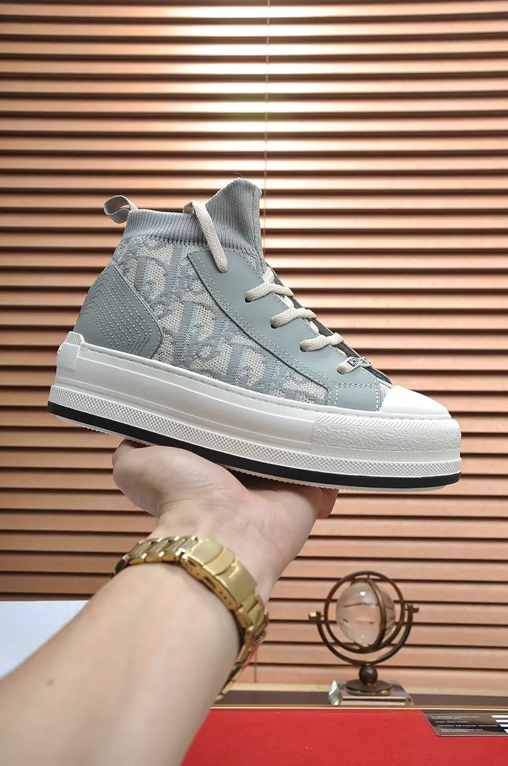 Get out of the factory. 【Dio.】Walk ‘n’DiorA couple of embroidery cotton.👩‍❤️‍👨Leisure shoes., Use quality, White rubber bottom., Pure cotton embroidery on the shoe., Show your personality., Use of shoe tongues and shoelacesChristian DiorMark Decoration. Water, in the sheep's skin., Skins and feet.. Couple money.（Female35-40Code）（Men38-44Code）