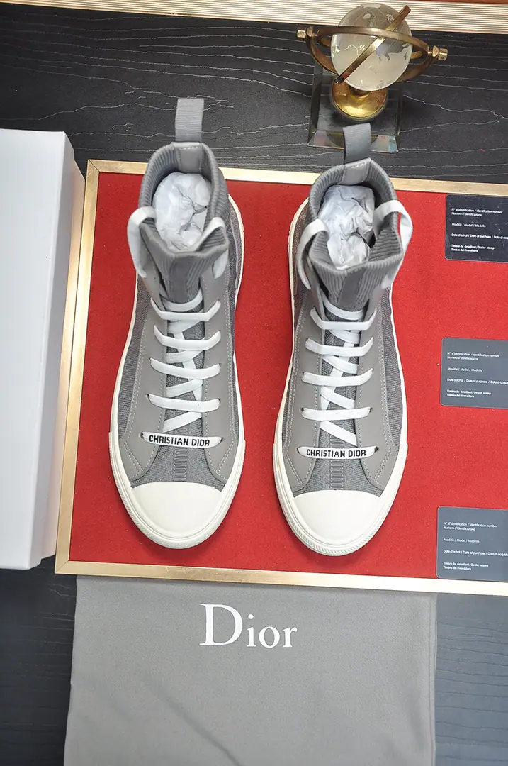 Get out of the factory. 【Dio.】Walk ‘n’DiorA couple of embroidery cotton.👩‍❤️‍👨Leisure shoes., Use quality, White rubber bottom., Pure cotton embroidery on the shoe., Show your personality., Use of shoe tongues and shoelacesChristian DiorMark Decoration. Water, in the sheep's skin., Skins and feet.. Couple money.（Female35-40Code）（Men38-44Code）