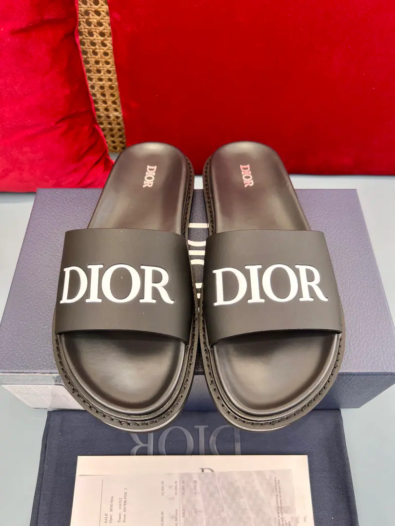 Men👨🏻Plant price, New paragraph 🆕Dior Aqua A man's slippers are elegant and leisurely.. - I'll take a D.～Ash CD Diamond Reconstruct the canvas., Inspired by the... Dio～Archives. Match“D”Signs and commo-tone bottoms, It's easy to match shorts or jeans., Make a fine shape.. Codes: 38-47 (38.47I'll make sure I don't change it.)