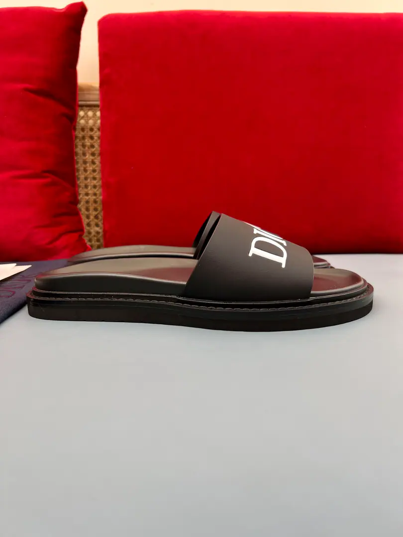 Men👨🏻Plant price, New paragraph 🆕Dior Aqua A man's slippers are elegant and leisurely.. - I'll take a D.～Ash CD Diamond Reconstruct the canvas., Inspired by the... Dio～Archives. Match“D”Signs and commo-tone bottoms, It's easy to match shorts or jeans., Make a fine shape.. Codes: 38-47 (38.47I'll make sure I don't change it.)