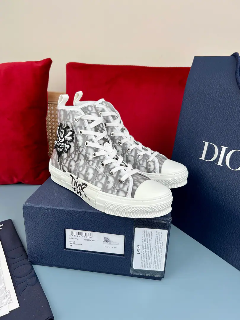Couple money.👫Plant price, Top version original engravedDior Dio.B23High Gang sneakers. This one. B23 High-banded sports shoes use transparent web-eye fabrics andOblique Flank canvas folded with decorations, It's a huge effect.. The classic canvass details., ♪ Like a hole in the eye and a tie ♪, White rubber soles., We'll have to get the rounded shoe head and the back heel and the ring., ♪ Fabulous design and retro-channeling. Sidesark“DIOR”Marks and other contrasting details., It's easy to mix with a variety of leisure products.. * Oblique The bouquets are made of transparent collage. * Superfiber. * The rubber surface with reinforced shoes is paired with double-coloured plates. * Ruler Standard, It's recommended to be purchased by normal shoe code. * Size: Women35-40.Men38-46（45.46I'll make sure I don't change it.）