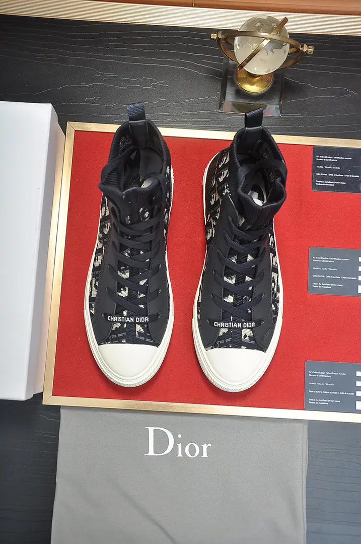 Get out of the factory. 【Dio.】Walk ‘n’DiorA couple of embroidery cotton.👩‍❤️‍👨Leisure shoes., Use quality, White rubber bottom., Pure cotton embroidery on the shoe., Show your personality., Use of shoe tongues and shoelacesChristian DiorMark Decoration. Water, in the sheep's skin., Skins and feet.. Couple money.（Female35-40Code）（Men38-44Code）