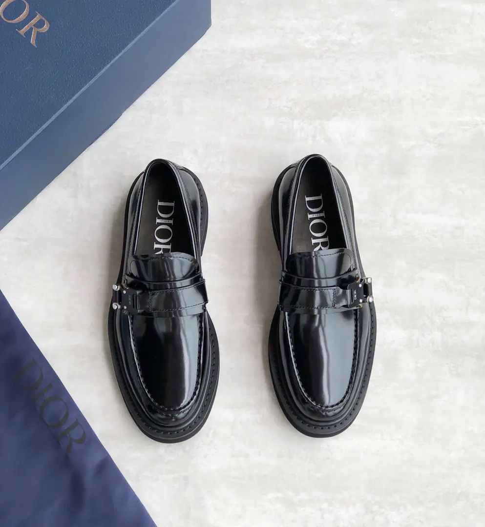Dior, Men's business leisure - It's a leather shoe. A copy of a successful man's package., It's definitely a heavy-worker., The process is super-sounding., It's a very good recognition., Highlight High-end, - How expensive., Top, You're so handsome on your feet.！ The new style of fashion., The shoes are really great., I like these old-fashioned leather shoes. They're so handsome., It's natural and it's not that kind of design., It's different., The English sense of excellence., A classic black process design., The perfect combination shows Mordon.！ The fabric is coming in., It's beautiful and even., The insides are covered with water and the skin is washed., Soft and delicate., The foot feels so comfortable with the husband., Original plantPUThe mold is blowing up and blowing up., High-end luxury！ Original Box Packaging, Size, 39 40 41 42 43 44（38 45Make a reservation.）