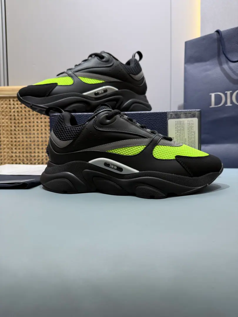 Top Men👨🏻Plant price, Dio*Dio.B22Series of sneakers. The inspirational low-banded contour from the retrorun run shoe is the use of gray cow leather and blue and white web-eye fabrics to bind the shoe face., It's a black match., White and blue rubber shoes.. Blue eye-folded shoe tongue and heel support nylon ribbon decorations., Sidesark“Dio～”Logo. It's a sharp contrast to the suit., Add a fashion breath of sports clothes to your appearance. The thick is a lot higher.4cmLeft and right～ Codes: 39-47（46.47I'll make sure I don't change it.）