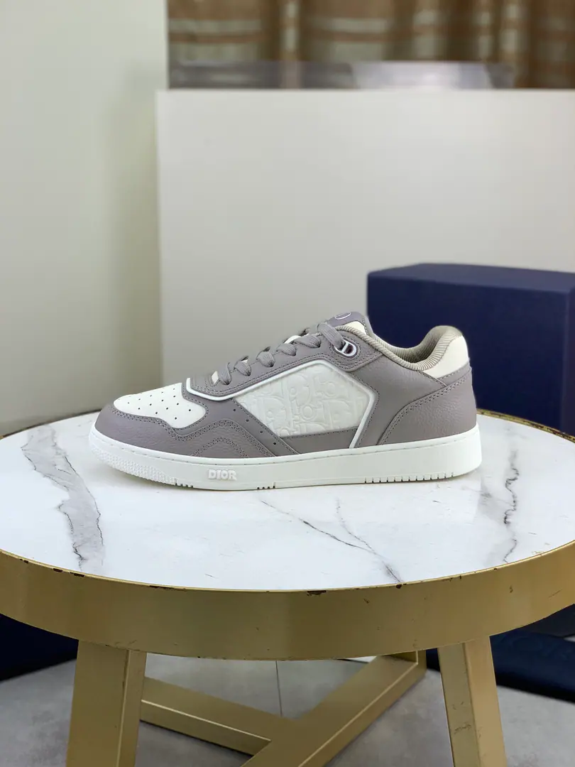 Plant prices 💎Top Quality💎A pair of Dio's sports shoes. Top-level high-end version Repurchase Quality Original development The Dios Spring and Summer Festival.B27 The couple's sneakers are the new item in the series., （Dior）B27Sports shoes,Original purchase The old spring-old sports shoes. A big star in the red. The upper foot is very effective.nice It's made by Italian craftsmen.B27Sportsboard shoes The hierarchy is clearly defined with a different stereo effect.🌟Show the Modun Yuagle.,It's like a beauty.Dior x AJ1, The classic old flower embroidery element. We're out of stock. Original Counter1:1The condom, Perfect shoe.. DiorThe classic style of the. It's carefully crafted with black smooth cow leather., Sides are in rice and black. Oblique Pamphlet. “CD Icon”The shoes are so beautiful and so delicate., Double rubber soles., The back end of the shoe and the heel have branded details., Raise the tone. The ankles. Oblique Stamp belt, Alignable Altitude, It's a good thing to be in line with the whole design.. It's a lot of fashion., It's a color for the different models.. Import silk cow skins.DEmbrace. Multicolor🉑️Select TPUOtsumi! Codes:Female35-40 Men: 38-46（Men38, 45, 46Do the code., No, no, no, no, no.）