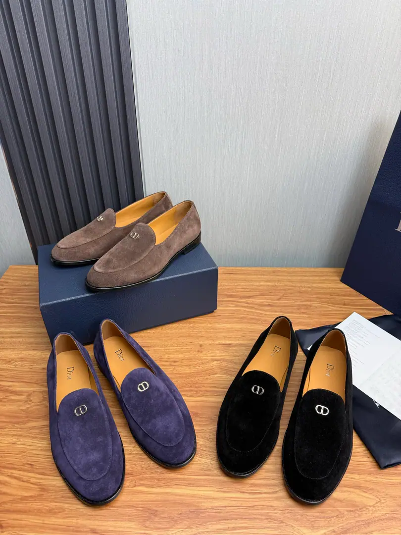 Plant The original one., That's a big one.🔱 ＤＩＯＲ.Dio..Men's business shoes., Top cow..1:1Delivery⬆️Extremity and honor.👞All import original branded fabrics, Just to make a more comfortable dress experience., Shoe.: The original import is a piece of gravy., Bullskins.➕The top import is all over the cow., The original is really a big one.-45（38.45No re-election.）