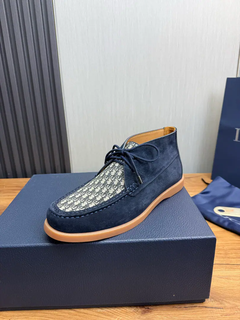 Plant 【Dior Dio. 】Men's NetworknaThe big one.🔥Imports Bullskins.+In the cow's skin..Original rubber-resistant ground. High quality delivery⬆️Codes38-44, （45Make a reservation.）
