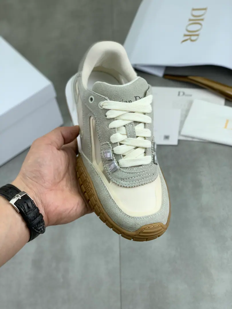 Plant prices ⚽️ Dio.Dior TechSports shoes 2026The early spring series., Match Fashion Details, To show the ancient beauty.. Light-coloured anti-feather leather shoes are tied to the side of the apricot transparent eye fabric., The shoe-faced window is drawn with high-week flat-pressure refouling., Re-engineer original process, The beauty is not lost.. The same colored sheep are all soft and comfortable inside., The back heel and the shoe tongue.ParisMark, It's a texture.TPUSame-sync sign on the soles of the shoes, High-level fine package, Add a high profile.. Codes: 35-46