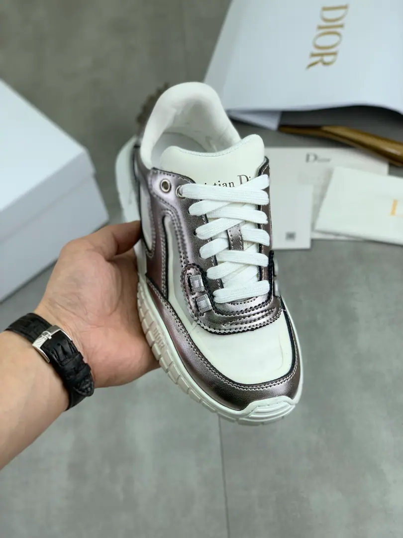Plant prices ⚽️ Dio.Dior TechSports shoes 2026The early spring series., Match Fashion Details, To show the ancient beauty.. Light-coloured anti-feather leather shoes are tied to the side of the apricot transparent eye fabric., The shoe-faced window is drawn with high-week flat-pressure refouling., Re-engineer original process, The beauty is not lost.. The same colored sheep are all soft and comfortable inside., The back heel and the shoe tongue.ParisMark, It's a texture.TPUSame-sync sign on the soles of the shoes, High-level fine package, Add a high profile.. Codes: 35-46