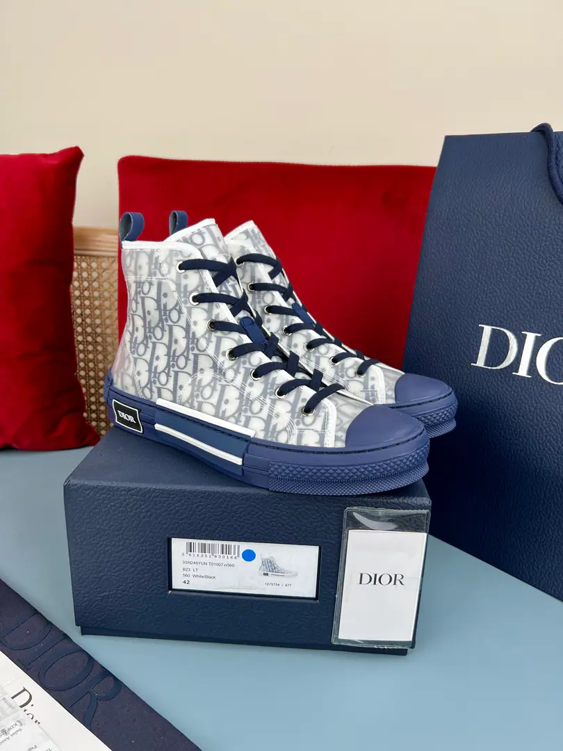 Couple money.👫Plant price, Top version original engravedDior Dio.B23High Gang sneakers. This one. B23 High-banded sports shoes use transparent web-eye fabrics andOblique Flank canvas folded with decorations, It's a huge effect.. The classic canvass details., ♪ Like a hole in the eye and a tie ♪, White rubber soles., We'll have to get the rounded shoe head and the back heel and the ring., ♪ Fabulous design and retro-channeling. Sidesark“DIOR”Marks and other contrasting details., It's easy to mix with a variety of leisure products.. * Oblique The bouquets are made of transparent collage. * Superfiber. * The rubber surface with reinforced shoes is paired with double-coloured plates. * Ruler Standard, It's recommended to be purchased by normal shoe code. * Size: Women35-40.Men38-46（45.46I'll make sure I don't change it.）