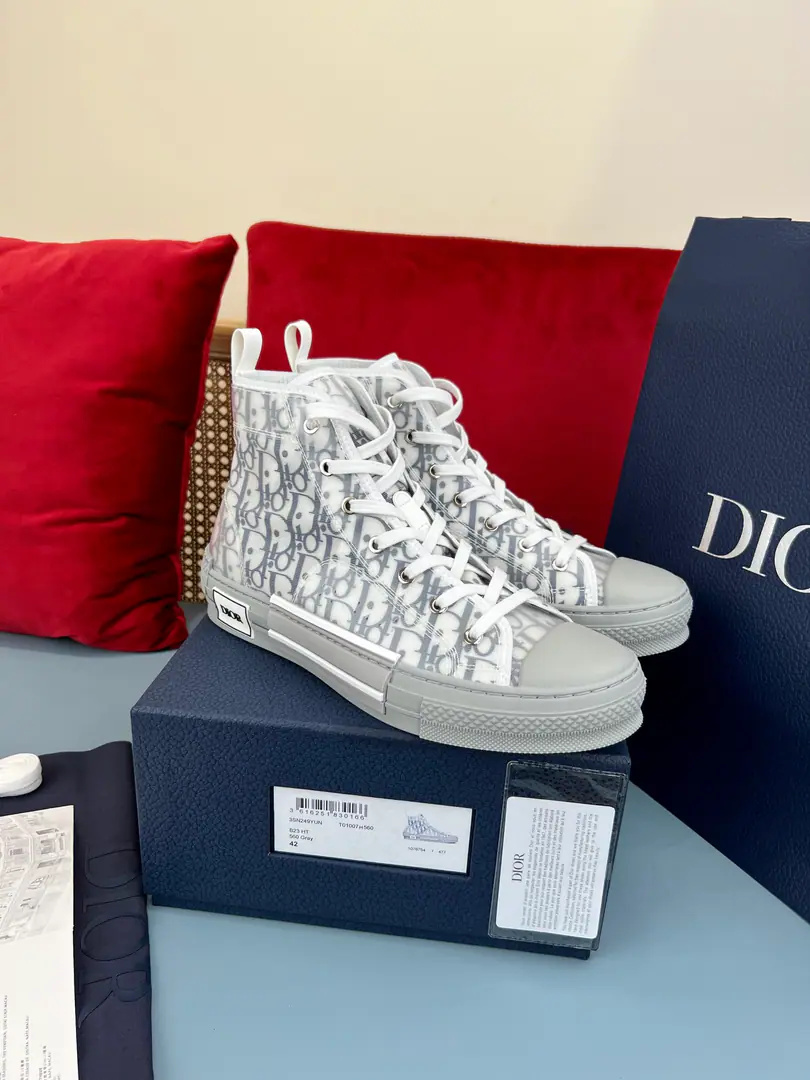 Couple money.👫Plant price, Top version original engravedDior Dio.B23High Gang sneakers. This one. B23 High-banded sports shoes use transparent web-eye fabrics andOblique Flank canvas folded with decorations, It's a huge effect.. The classic canvass details., ♪ Like a hole in the eye and a tie ♪, White rubber soles., We'll have to get the rounded shoe head and the back heel and the ring., ♪ Fabulous design and retro-channeling. Sidesark“DIOR”Marks and other contrasting details., It's easy to mix with a variety of leisure products.. * Oblique The bouquets are made of transparent collage. * Superfiber. * The rubber surface with reinforced shoes is paired with double-coloured plates. * Ruler Standard, It's recommended to be purchased by normal shoe code. * Size: Women35-40.Men38-46（45.46I'll make sure I don't change it.）