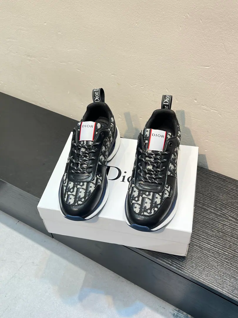Dio*——Original MonoQuality （Dio.）The latest sneakers.🎁Leisure fashion shoes.👟Explosive.💥A simple atmosphere of the layout Tsiao Man is a man of choice.A unique official network of new branding elements👑Original Decoration, Importing cattle and skins with classics., It's a nice suit., ✅BubblesTPUI'm gonna put up a lot of ground., It's cozy and light.. Size: 38-44（45Custom）