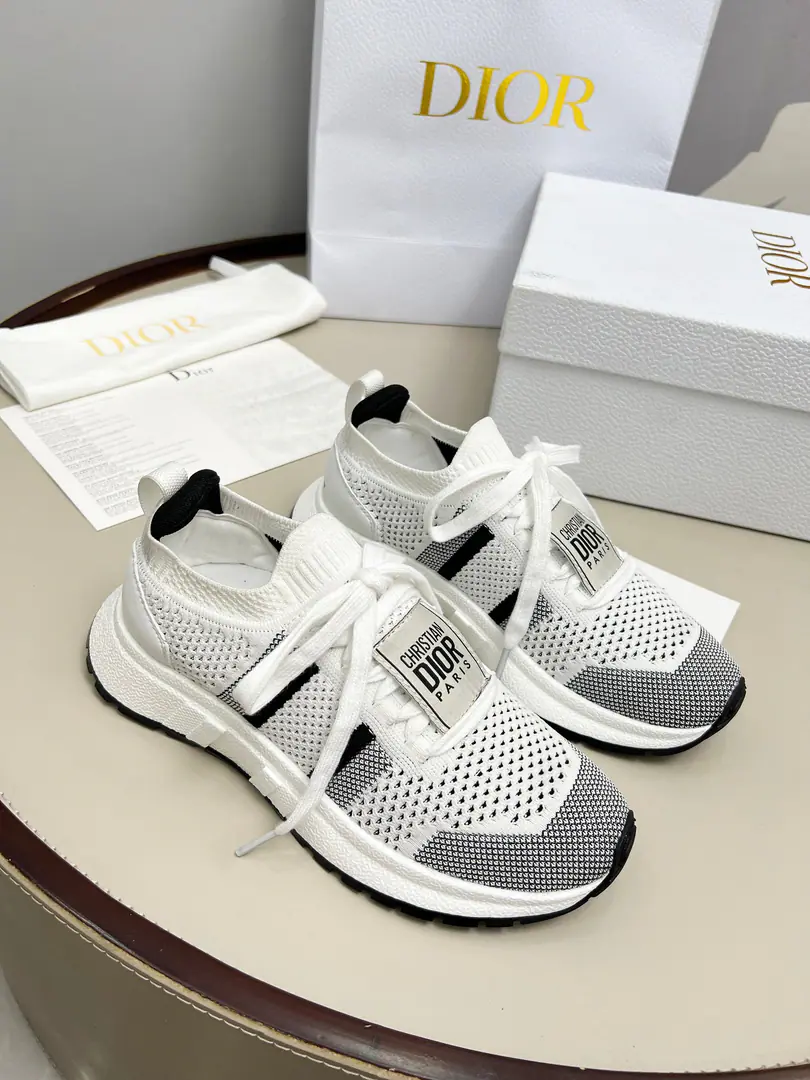 New paragraphRun'nI'm a little bit of a fang. Re-enacting sports style with elegant fashion.. The shoes were carefully made from white net eye fabrics., Shoe belts and heels.Christian Dior ParisMark. A fine pair of shoes, soft and soft., It can add high-altitude to various recreational models.. Shoe.: Original open-text fabric. I'm comfortable with air. Inside, put your feet on the inside.: Neteye fabric/Counter-feathers. Shoes under the sole.: TPUThe snorkel is sliding the bottom. Codes: Couple money.35-45