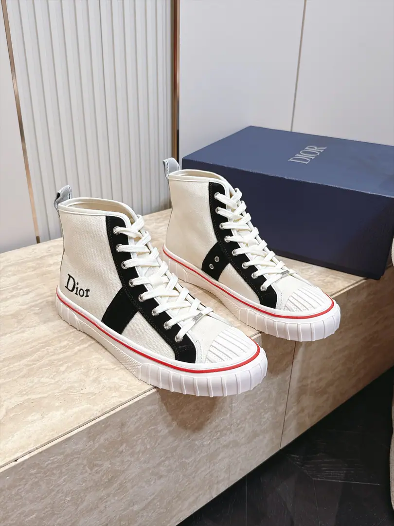 Top Ko Gang! - Hot couple money. Dior Dio. 26New 7-Jen-Jin-Seven-Seven-Seven Series Leisure shoes. This season's singles come from the Seven-Seven-Seven Valentine's Series., This one.HooperThe sneakers were designed by Jonathan Anderson., ♪ As a sign of fashion ♪ Re-enact the ancient sports style., A simple canvas., It's a very elaborate piece of fabric with a classic old stampede with a velvet-faced leather patch., It's a clear match with the one-size-fits-all of innovation.,The most visible designs are modern classics., It's nice and clean and bright., The youth is full.. The canvas is light and not boring., It's basically all the daily clothes. Waterwashing Cowboy., Leisure pants., Can you get your pants together? It's a big one.logo, It's highlighted by the fabric and the layout. Sensance, ♪ And watch and wear ♪ It's a non-obsolete old-age recreational shoe. Not only the same man and woman Couples are also a couple.ok！Full-to-Purpose Material Couple money. 35-46Code