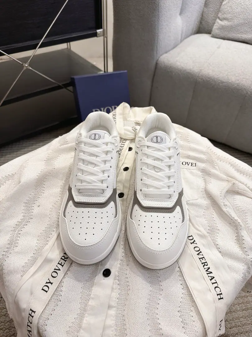 DIORDior Classic Leisure Expense Series 【B27Couples' leisure shoes.】 Based on the classic shoe. Add deconstruct element design Classic brand.🔢NumberslogoIt's perfect on the shoetail. Round the circle around the shoe line.“23”Mark, Original custom-made cattle skinnet➕Embroidization Alphabet process, It's a good time., It's a very modern design., The market is the top. The king of the upper foot.🔥 ❶Fabulous.:Original custom-made cow skin➕Original customized embroidery fabric ❷Uchi.:Original customize high density air network ❸Foot.:Customize the original high density air-infused hyperplastic mats ❹Otsumi!:OriginalTPUMulti-coloured snorkel【Unusual base】 ❺Codes:Women35-39.Men40-45（Women40.41.Men45.46.Custom without re-offer） ❻Packaging:Original package ☀Colours:Synchronise update of the network Kobara.（Men➕10） Koban.（Men➕10） Print➕20