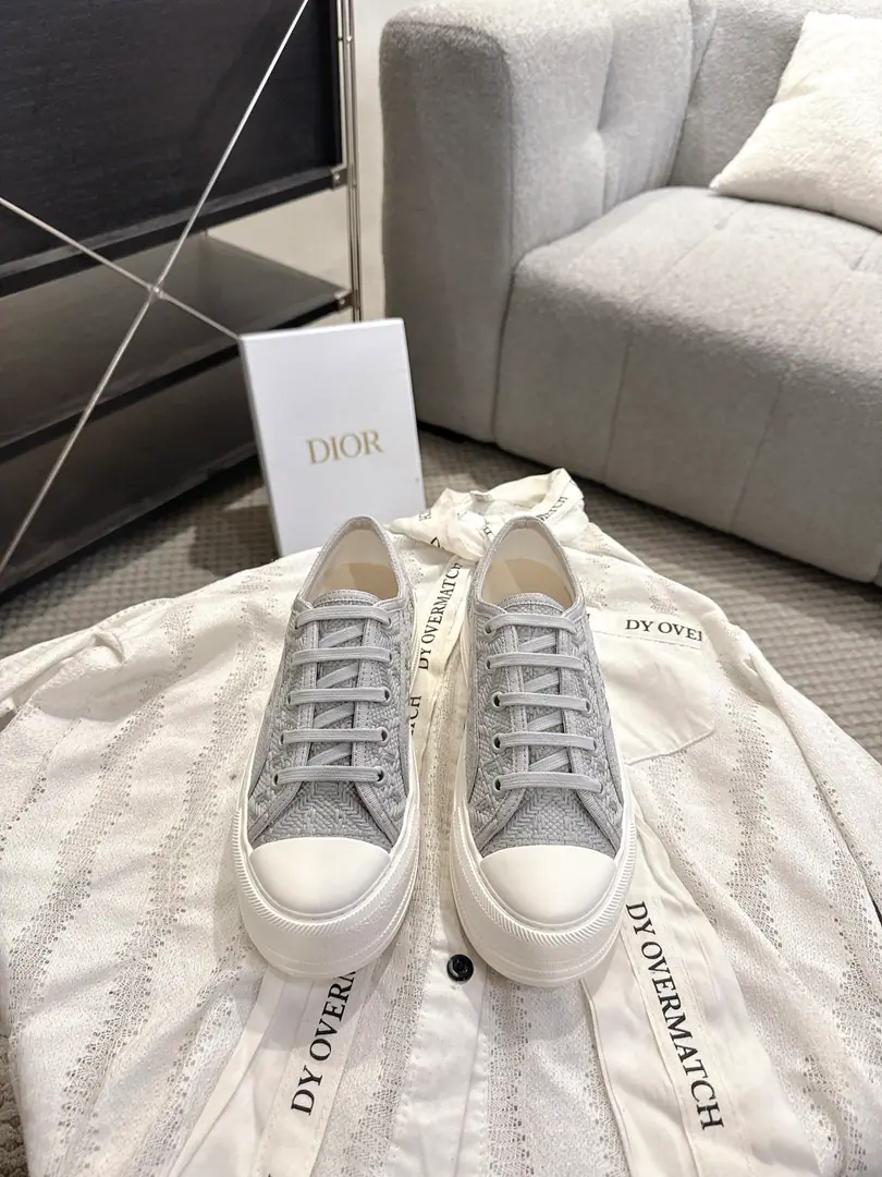 Newest Color（Thick） size: 35-41（41No, no, no, no, no.） DiorDio. ✨ 【Embroidery】〽️Series. The pattern is tied to a flat-bed leisure shoe..