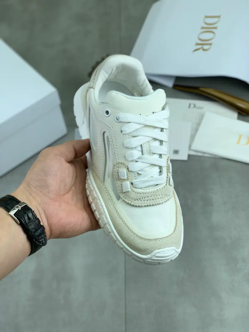 Plant prices ⚽️ Dio.Dior TechSports shoes 2026The early spring series., Match Fashion Details, To show the ancient beauty.. Light-coloured anti-feather leather shoes are tied to the side of the apricot transparent eye fabric., The shoe-faced window is drawn with high-week flat-pressure refouling., Re-engineer original process, The beauty is not lost.. The same colored sheep are all soft and comfortable inside., The back heel and the shoe tongue.ParisMark, It's a texture.TPUSame-sync sign on the soles of the shoes, High-level fine package, Add a high profile.. Codes: 35-46