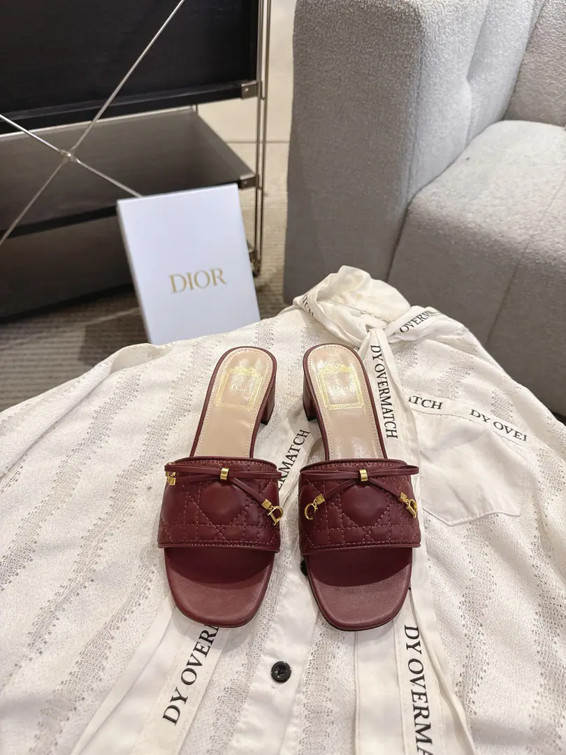 Plant price Dior Dio.2026Spring and summer.BalletSeries The electric tweeded butterfly with pearls. CDThe star is the same. That's a big one. Size: 35-41Standard Code（40.41.Custom without re-offer）