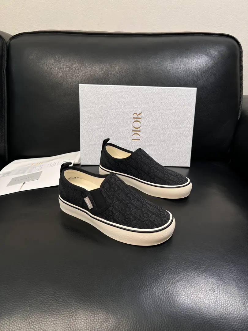 Dior Top-level craft Dio. Synchronize cabinets Original plant configuration, Italian imports of original cow-coloured flour, I'll be comfortable importing watered cattle., Shoes under the sole.: The original factory is super comfortable with the original base., The original factory and the single., Codes 35--45