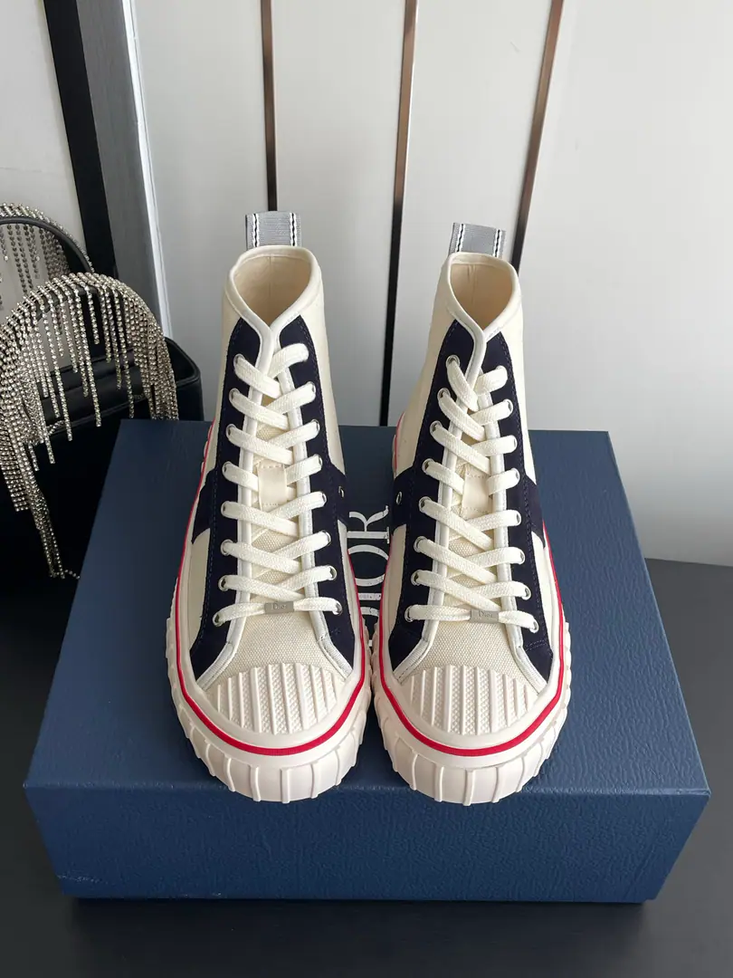 🏧𝐃𝐈𝐎𝐑The new Dior is a swab of old flower and a pair of saloon shoes. The high-end canvass with the loosely tuned ancient culture., The classic shell-shelled shoe head is a stylish gang., Collapse synthesizing design clearly., The classic old flower element is inflamed into the lightly lavish style., The straps are all designed to be sexual.. Shoe.: The canvas./Embroidery Uchi.: Bullskins. Otsumi!: Original version to open Codes: 35-45（Women40.41/Men45Do it.）