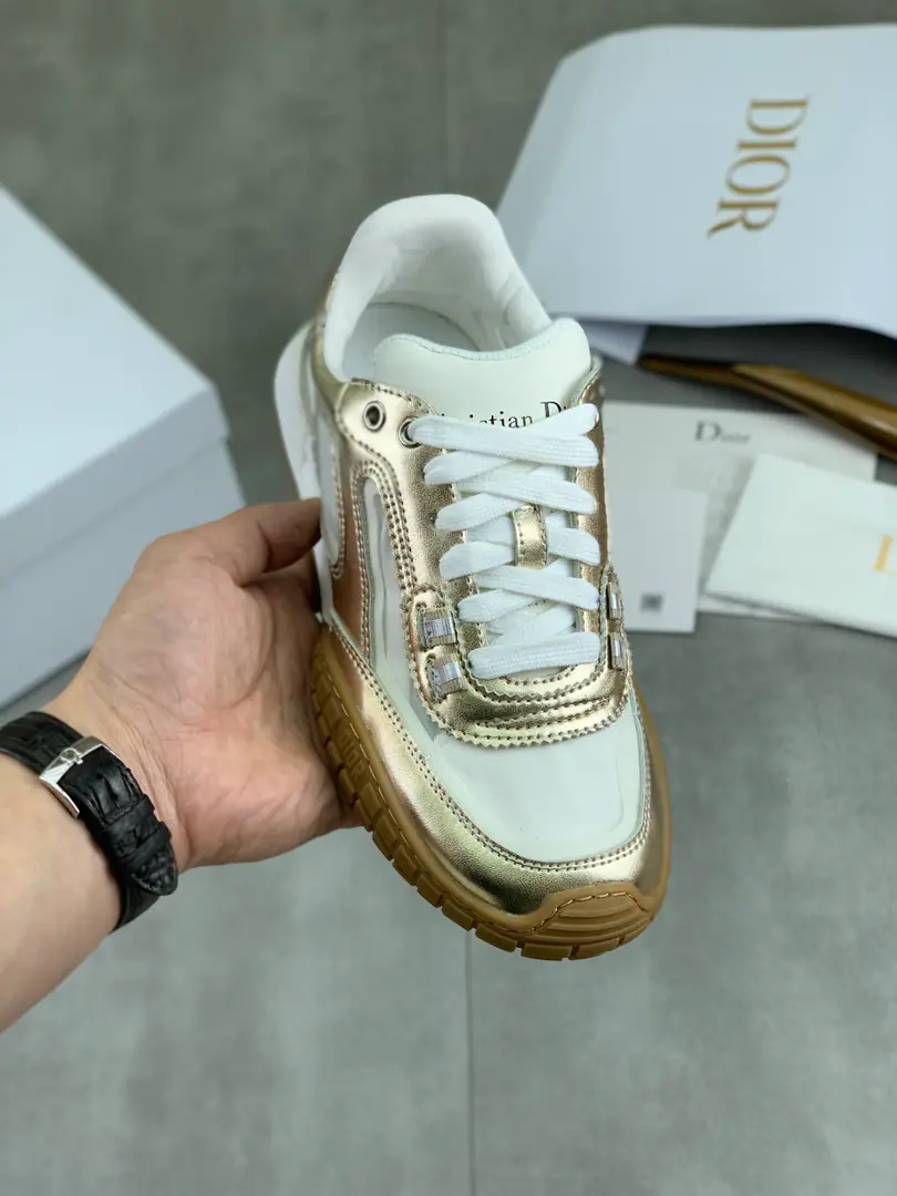 Plant prices ⚽️ Dio.Dior TechSports shoes 2026The early spring series., Match Fashion Details, To show the ancient beauty.. Light-coloured anti-feather leather shoes are tied to the side of the apricot transparent eye fabric., The shoe-faced window is drawn with high-week flat-pressure refouling., Re-engineer original process, The beauty is not lost.. The same colored sheep are all soft and comfortable inside., The back heel and the shoe tongue.ParisMark, It's a texture.TPUSame-sync sign on the soles of the shoes, High-level fine package, Add a high profile.. Codes: 35-46