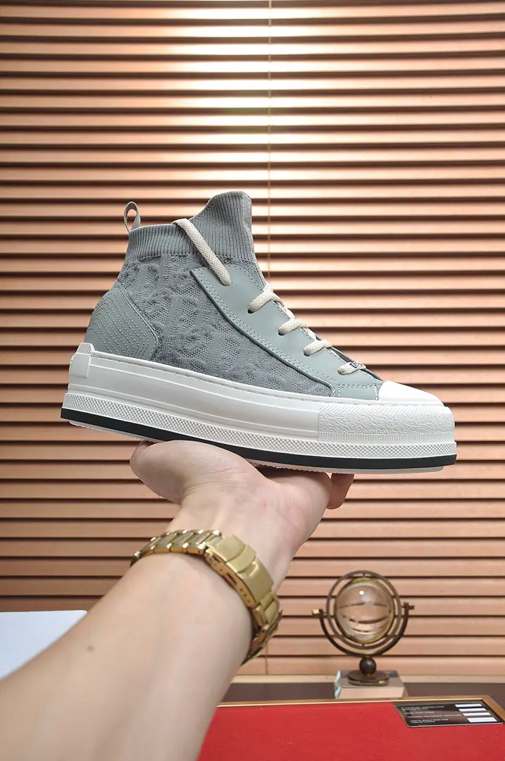Get out of the factory. 【Dio.】Walk ‘n’DiorA couple of embroidery cotton.👩‍❤️‍👨Leisure shoes., Use quality, White rubber bottom., Pure cotton embroidery on the shoe., Show your personality., Use of shoe tongues and shoelacesChristian DiorMark Decoration. Water, in the sheep's skin., Skins and feet.. Couple money.（Female35-40Code）（Men38-44Code）