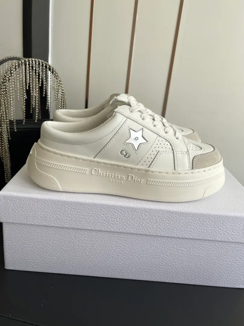 🏧𝐃𝐢𝐨𝐫Top Version Newly-new half-shoeed, half-shoes., A lot of stars., The super-loan of the red., ♪ The two sides of the wall ♪ CD The sign shows how simple the atmosphere is.. The prototype is a model., The details are welcome. Original import of cattle skin+Counter-featur. It's a nice airnet.+Bull-skin. The original thick shoe bottom is so light and soft. Size:35-41 [40.41Make a reservation.]
