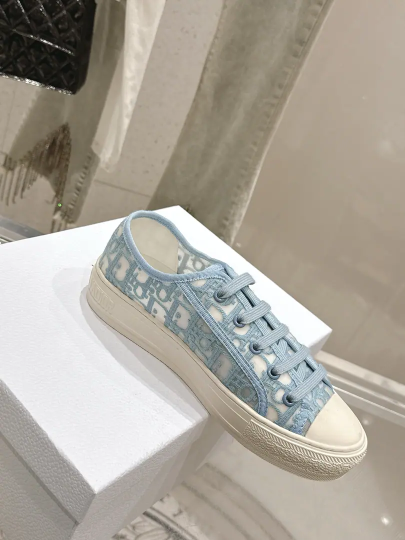 🏧𝐖𝐚𝐥𝐤'𝐧 𝐃𝐢𝐨𝐫 Top-level requisition Classic Book Bottom Series Old flower. Embroidery - Thick-deck canvass. Leisure sports shoes！ Original procurement development Make the goods. This one. Walk'n'DiorThe thick-decked sneakers are a fashionable single., Raise the tone of the series. Oblique A tampon of embroidered shoes., It's a nice mix., Shoe tongue and Christian Dior Paris Signal shoelaces.. It can add fashion to the various recreational models.. ✔Fabulous.: Original Custom ImportsOblique Embrace ✔Uchi.: Imports of soft sheep skins ✔Otsumi!: Original Unique ModelTPUBottom ✔Size: 35-41（40.41Make a reservation.）
