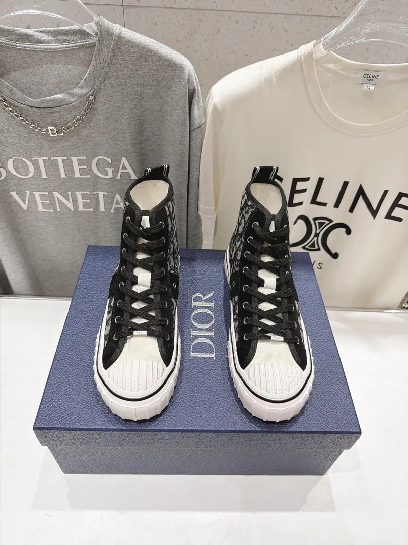 High Version Out Dior/Dio.F DHome.2026ssNewly-wobbled couple-to-be-loose-ass sneakers. Original procurement development Make the goods. This sails are a fashionable shoe., The upper feet are particularly comfortable., Bright eyes.. Side originallogoAppend, It's a lot of fashion. ✔Fabulous.: Original custom fabric ✔Uchi.: Import air-net sheet ✔Otsumi!: The original exclusive is the bottom of the story. ✔Size: 35-46（Women40.41 Men45.46Make a no-refund order.）