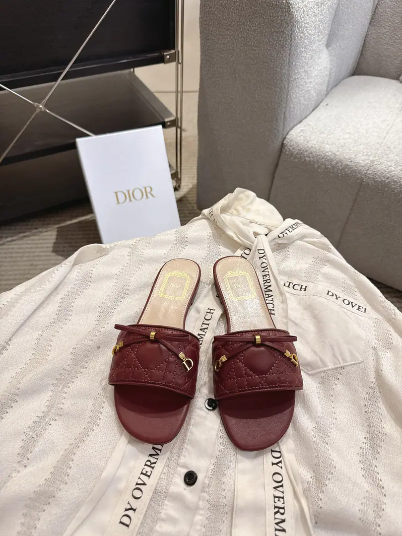 Plant price Dior Dio.2026Spring and summer.BalletSeries The electric tweeded butterfly with pearls. CDThe star is the same. That's a big one. Size: 35-41Standard Code（40.41.Custom without re-offer）