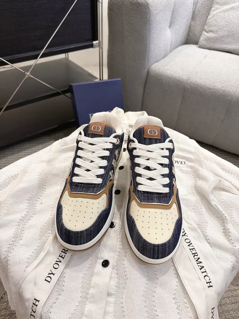 DIORDior Classic Leisure Expense Series 【B27Couples' leisure shoes.】 Based on the classic shoe. Add deconstruct element design Classic brand.🔢NumberslogoIt's perfect on the shoetail. Round the circle around the shoe line.“23”Mark, Original custom-made cattle skinnet➕Embroidization Alphabet process, It's a good time., It's a very modern design., The market is the top. The king of the upper foot.🔥 ❶Fabulous.:Original custom-made cow skin➕Original customized embroidery fabric ❷Uchi.:Original customize high density air network ❸Foot.:Customize the original high density air-infused hyperplastic mats ❹Otsumi!:OriginalTPUMulti-coloured snorkel【Unusual base】 ❺Codes:Women35-39.Men40-45（Women40.41.Men45.46.Custom without re-offer） ❻Packaging:Original package ☀Colours:Synchronise update of the network Kobara.（Men➕10） Koban.（Men➕10） Print➕20