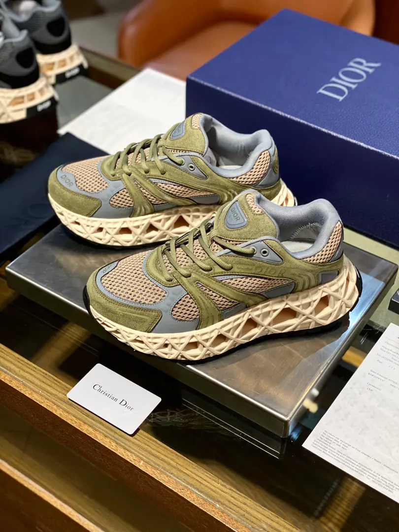 DiorDio.B35 NXXT Sports shoes ♞size: 39~44 (38.45Custom) This one. B35 NXXT The sneakers show a unique future of the charm.. The white cream with the architecture of the aesthetics shows the vine-grew pattern on the bottom of the empty shoe., Chan Dior Excellent innovation.. The soles are light and light., With extraordinary stability., To add energy to the fine contours..