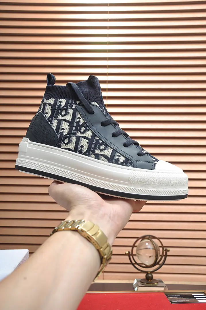 Get out of the factory. 【Dio.】Walk ‘n’DiorA couple of embroidery cotton.👩‍❤️‍👨Leisure shoes., Use quality, White rubber bottom., Pure cotton embroidery on the shoe., Show your personality., Use of shoe tongues and shoelacesChristian DiorMark Decoration. Water, in the sheep's skin., Skins and feet.. Couple money.（Female35-40Code）（Men38-44Code）