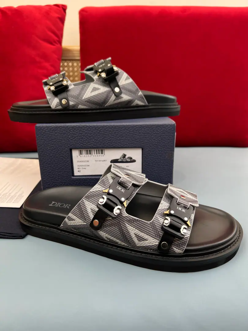 Men👨🏻Plant price, New paragraph 🆕Dior Aqua A man's slippers are elegant and leisurely.. - I'll take a D.～Ash CD Diamond Reconstruct the canvas., Inspired by the... Dio～Archives. Match“D”Signs and commo-tone bottoms, It's easy to match shorts or jeans., Make a fine shape.. Codes: 38-47 (38.47I'll make sure I don't change it.)