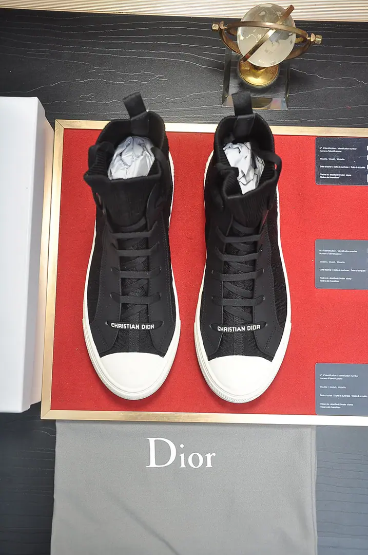 Get out of the factory. 【Dio.】Walk ‘n’DiorA couple of embroidery cotton.👩‍❤️‍👨Leisure shoes., Use quality, White rubber bottom., Pure cotton embroidery on the shoe., Show your personality., Use of shoe tongues and shoelacesChristian DiorMark Decoration. Water, in the sheep's skin., Skins and feet.. Couple money.（Female35-40Code）（Men38-44Code）