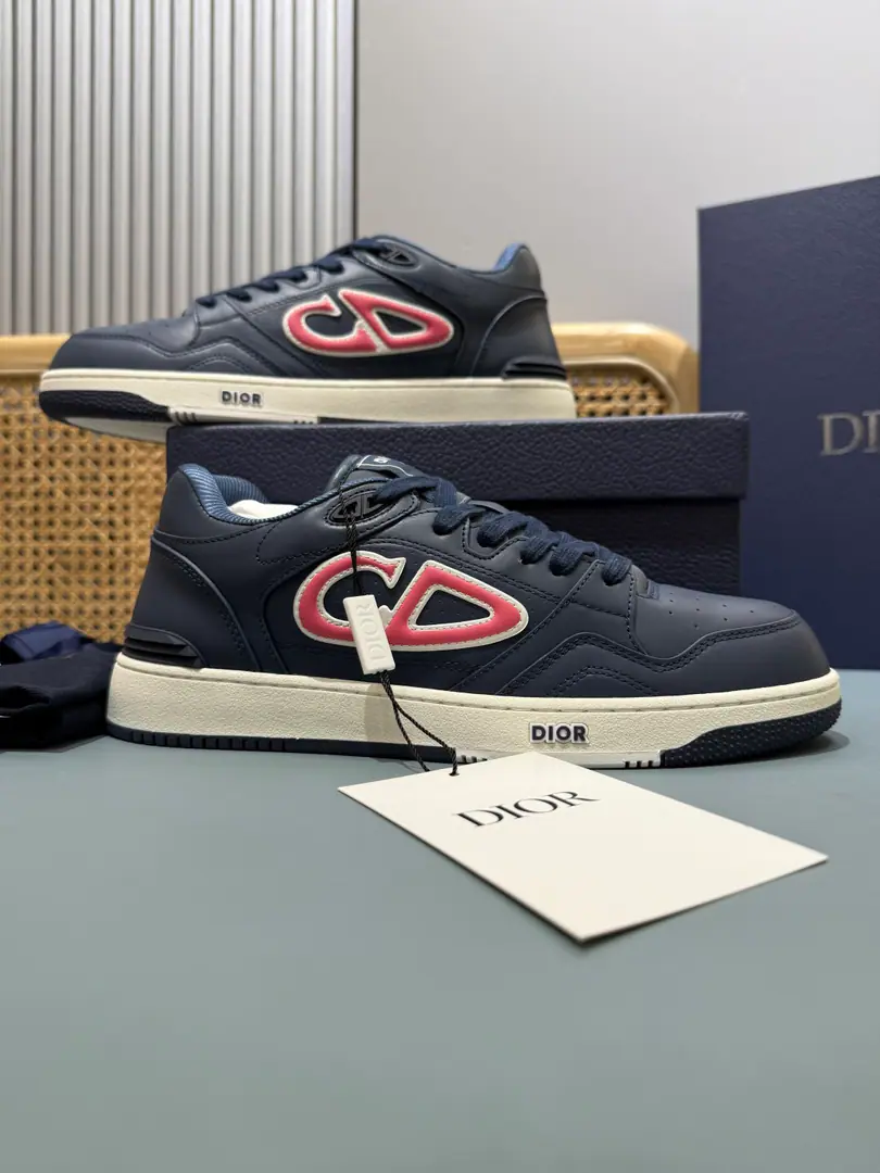 Men👨🏻, Top-level requisition versionDio*✖️kawsJoint contributions 🐍Snake Year PrescriptionB57Jay Chow's same guy.Dribble Low gang sneakers. Precision of originalCP！Infinite approach., Crafts and crafts. The people must be given a pair of hands.🐾 #diorThe Euro-style.NMultired cards, Low-saturated color is a lot of fun. It's hard to be unloved by a simple wind.💓💓 Fabulous original customize top-level head-heading skin, Sidesark DIO* AND KAWS Mark Up, Redone the brand symbol with a colored snake.. The fashion is just full.！♪ And quality and beauty and beauty！Original custom striped airnet sheet, DoubleTPUOriginal Bottom, Super-fine shoe bottom puncture(The details must be a huge fan of it.) The original uniform shoes have chips on their right and left feet.NFCSensitivity directly into the network.. Recurse ceiling level Full package of fine airplanes. Please accept my quality.‼️ Please be careful with the market traffic.！ Codes: 39-44（Men38/45I'll make sure I don't change it.）