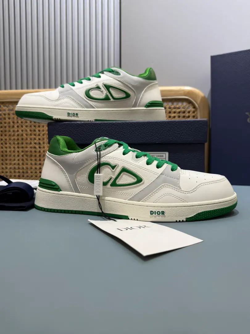 Men👨🏻, Top-level requisition versionDio*✖️kawsJoint contributions Restricted versionB57Jay Chow's same guy.Dribble Low gang sneakers. Precision of originalCP！Infinite approach., Crafts and crafts. The people must be given a pair of hands.🐾 #diorThe Euro-style.NMultired cards, Low-saturated color is a lot of fun. It's hard to be unloved by a simple wind.💓💓 Fabulous original customize top-level head-heading skin, Sidesark DIO* AND KAWS Mark Up, Redone the brand symbol with a colored snake.. The fashion is just full.！♪ And quality and beauty and beauty！Original custom striped airnet sheet, DoubleTPUOriginal Bottom, Super-fine shoe bottom puncture(The details must be a huge fan of it.) The original uniform shoes have chips on their right and left feet.NFCSensitivity directly into the network.. Recurse ceiling level Full package of fine airplanes. Please accept my quality.‼️ Please be careful with the market traffic.！ Codes: 39-44（Men38/45I'll make sure I don't change it.）
