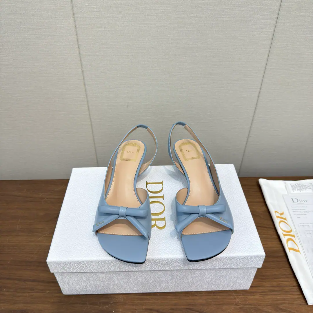 Dior 2026 s New paragraph Butterfly knots.🎀logo - Heel sandals. Shoes.🩴 Classic embroidery process High Version Cats and sandals. Material:Shoe-faced sheep's skin. Original consistent high-temperature water-consolable cotton electrocution technology+In the skin of the sheep.+ Double Layer Italy is a big-ass country. He's tall.:Floor1.5cm size: 35-41, 34.40.41.Custom
