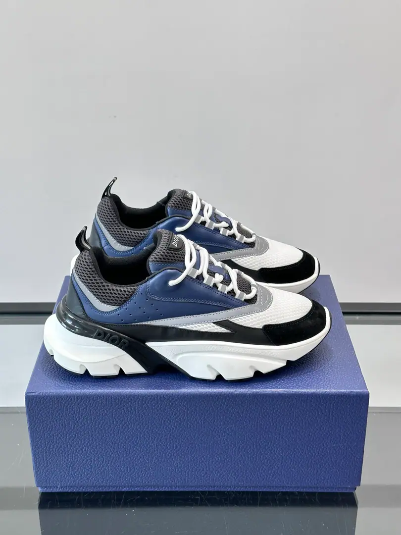 Dior B22The retro jogging shoes., Inspired by classic jogging shoes., Low-ass design., Cow leather.+Neteye Scratch, I'm full of quality and breath.. Black and white engraved rubber soles., The grip and comfort are great., Every day, every day, every day.OK！- On the side of the shoe.“CD”Emboss sign, Low profile and recognition.. Color rich, Black & White, Grey Blue, etc., It's a bunch of stylish., The Omer Hair Circle and the Poets love it., The tide is going through the necessary provisions. size: 39-44（45.46.47Custom）