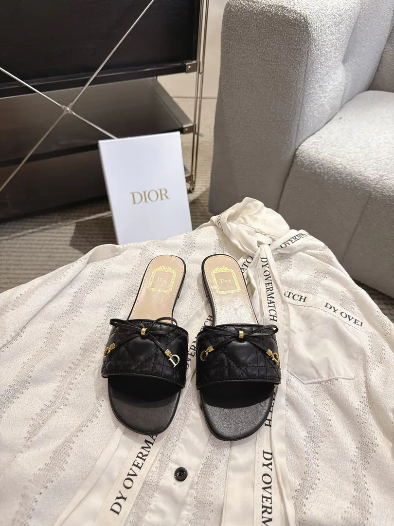 Plant price Dior Dio.2026Spring and summer.BalletSeries The electric tweeded butterfly with pearls. CDThe star is the same. That's a big one. Size: 35-41Standard Code（40.41.Custom without re-offer）