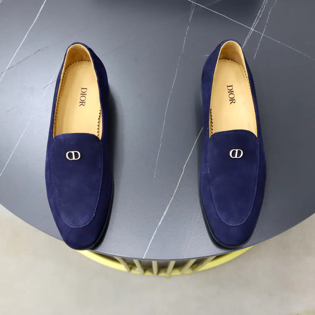 Get out of the factory. 🙅‍♂️🙅‍♂️🙅‍♂️Bulls. Brand: Dio.DIOR Size: 38-44（45Customable） Level: The classics of the cabinet. Materials: The original soft cow shoes. In the comfort of the cow's skin. The original is light and light. Type: Business leisure - Car-shoes. Colours: Physical Image Colour