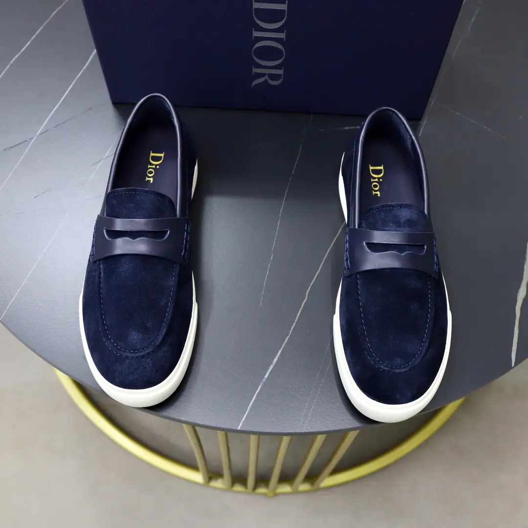 Get out of the factory. DIOR/A man's leisure shoes., It's carefully crafted using imported cattle skin., Shoe-faced with brand-stuffed buttons., Don't make a single.. The cortex is extremely good., A scaffolding design., Easy to wear., In the skin of Ben's cow., That's a real leather cushion., MarklogoDecoration, Jane is not lost in the atmosphere., Comfortable, light-weight, no foot., Fine style, It's a mix of costumes.. Size: 39-44（38.45.46Custom）