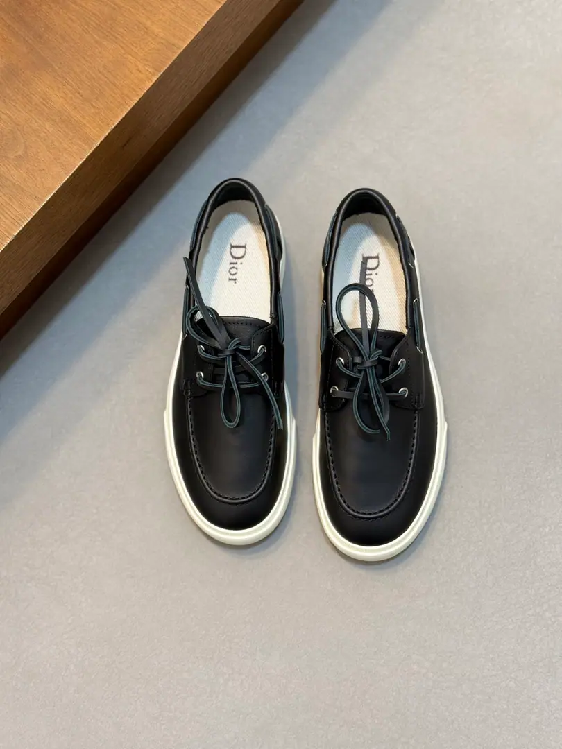 DIOR/A man's leisure shoes., It's carefully crafted using imported cattle skin., Shoe-faced with brand-stuffed buttons., Don't make a single.. The cortex is extremely good., A scaffolding design., Easy to wear., In the skin of Ben's cow., That's a real leather cushion., MarklogoDecoration, Jane is not lost in the atmosphere., Comfortable, light-weight, no foot., Fine style, It's a mix of costumes.. Size: 39-44（38.45.46Custom）