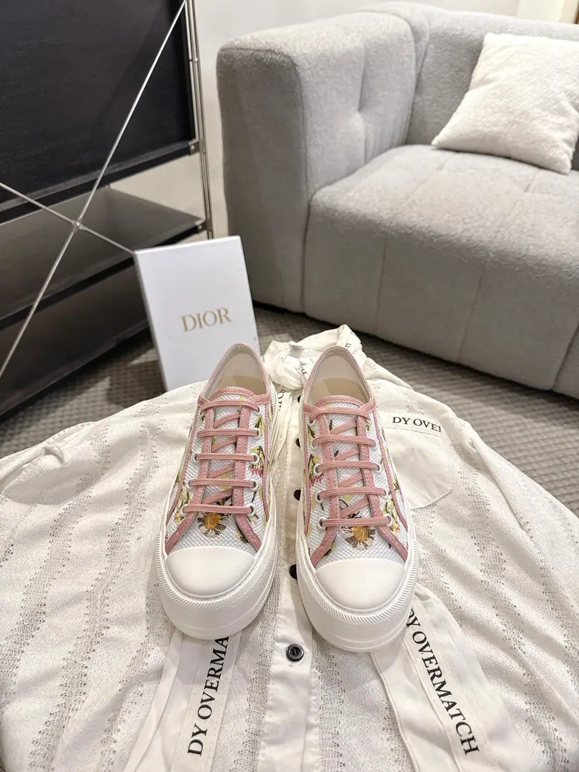 Newest Color（Thick） size: 35-41（41No, no, no, no, no.） DiorDio. ✨ 【Embroidery】〽️Series. The pattern is tied to a flat-bed leisure shoe..