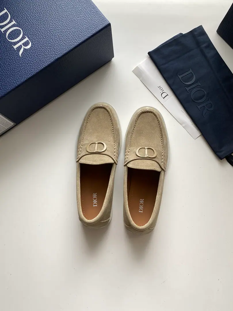 New paragraph🆕 Dior Granville LeFleur shoes are a casual orthopedic shoe-shoe.. The luxuries of dios and velvets are carefully crafted., Shoes on the face of the same color and the same color as copper alloy. CD Icon Mark Up. Lighter white rubber soles are more sophisticated., Outside, engraved. Dior Oblique Pattern Upgrade, On the back. Dior Mark. It can add grace to the various forms of leisure.. Codes: 38-44 Colours: Black, Ash., Qazi, Dark Blue