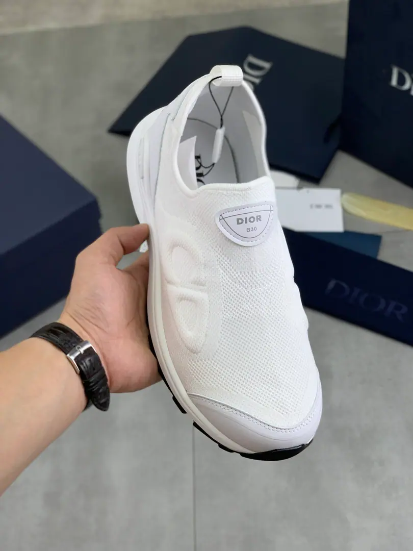 Plant prices ⚽️ Dio.Dior Chrono High-Video flying shoes 2025NewB30Series, Weaves white and black The sidekicks are printed on a computer. CD Mark, Star patches and heels on your tongue. Dior Mark, The details are so obvious.. Inside with original colored webcloths, The body is supported by a whole of cryogenic styrofoams., And fill the light cotton with a soft foot inside.. A single-molder is used as a whole., Don't think about the bottom of your shoes and the decoupling of your accessories., And she's light and comfortable and strong and hard-lasting., A semi-element metal star with a pair of pairs of shoes and a finely woven, ♪ And make the high tide of leisure ♪. Codes: 39-45